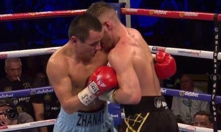 СМИ похвалили подбородок Жакиянова в бою с Барнеттом