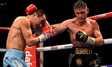 В бою Жакиянов — Барнетт не было раунда, в котором все судьи отдали бы победу ZZ