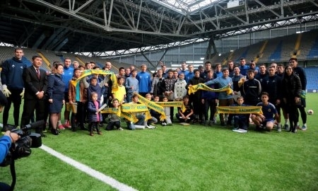 Игроки «Астаны» встретились с проблемными подростками