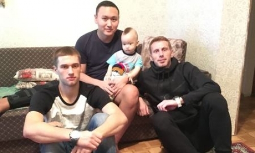 Футболисты «Астаны» навестили Бахтияра Мухамбеткалиева