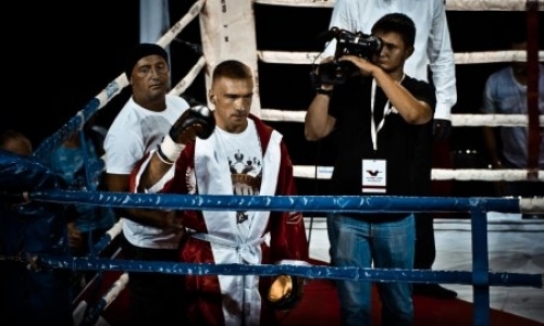 Российский боксер назвал победителя в бою Головкин — Альварес