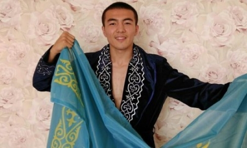 Определилась дата дебюта Турсынгалиева на профи-ринге