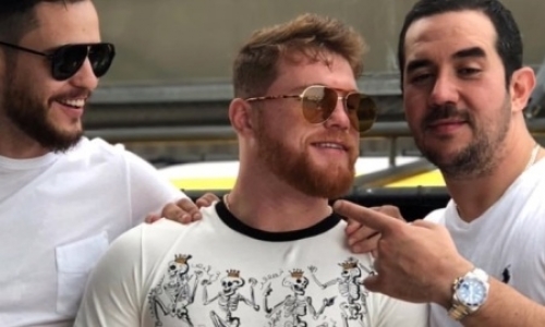 Как соперник Головкина «Канело» отдыхает в Майами