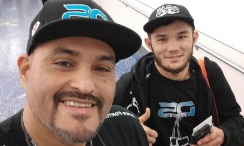 Шарибаев со своей командой прибыл в Машантакет для боя с колумбийцем