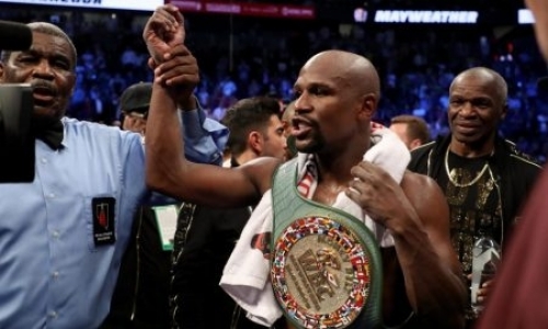 СМИ объяснили, зачем Мэйвезеру нужен бой с Головкиным