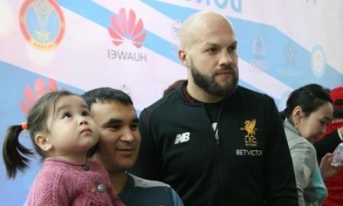 Левит прокомментировал дебют Дычко в профессиональном боксе