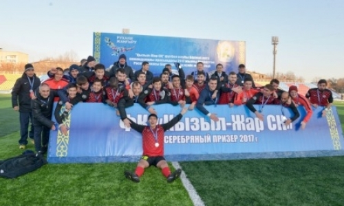 «Кызыл-Жар СК» наградили серебряными медалями Первой лиги