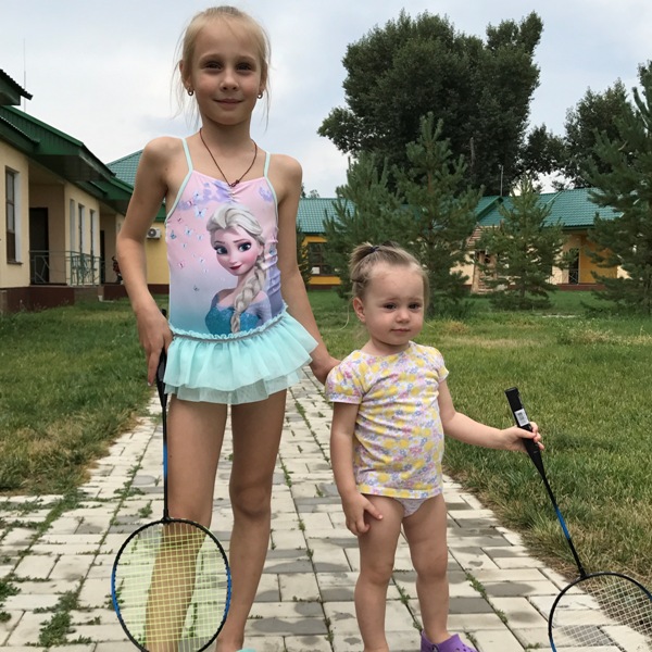 Кира Шестакова: «Единственное, что остается непривычным в Казахстане — непрофессионализм и нежелание работать, встречающиеся во многих сферах обслуживания»