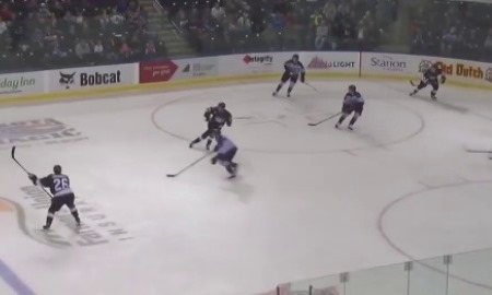 Видео дебютной голевой передачей Панюкова в американской лиге USHL