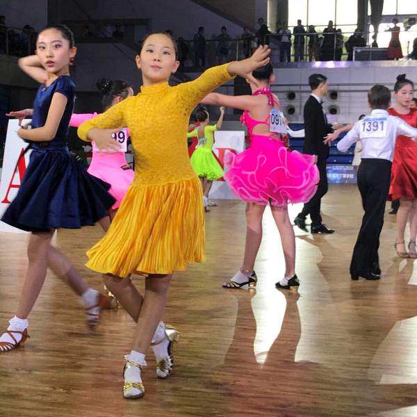 Юная казахстанка заняла первое место на чемпионате Азии по спортивно-бальным танцам