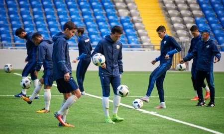 Фоторепортаж с предматчевой тренировки молодежной сборной Казахстана