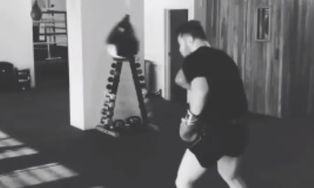 Альварес проводит активные тренировки перед возможным реваншем с Головкиным