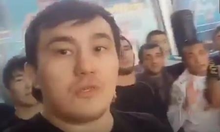 Бойцы сборной Казахстана по ММА поддержали Шарибаева перед его поединком