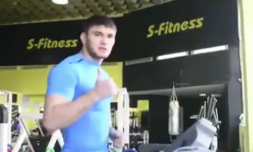 Ахмедов готовится к своему следующему бою на профи-ринге