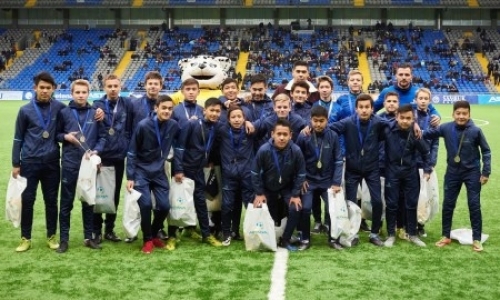 Дуйсен и Деспотович приняли участие в награждении «Астаны-2003»