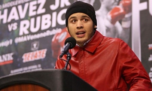 Бросавший вызов Головкину Чавес-младший намерен вернуться на ринг в январе