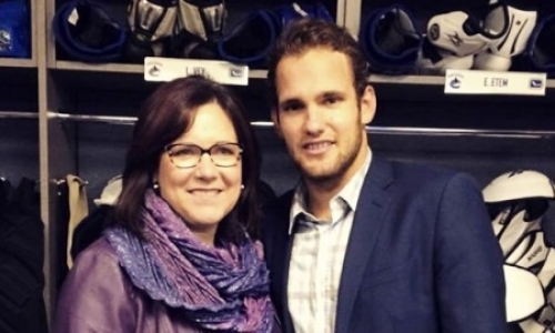 Отец Вея хотел сжечь жену. Драма лучшего бомбардира КХЛ