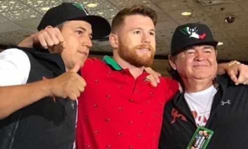 Соперник Головкина «Канело» посетит бой экс-чемпиона WBA Super