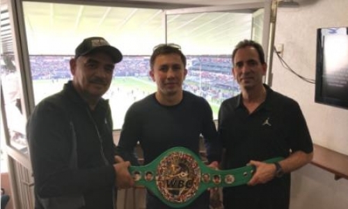 Головкин посетил один из крупнейших в мире футбольных стадионов