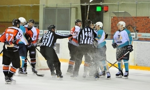 Отчет о матче ВХЛ «Спутник» — «Торпедо» 3:1