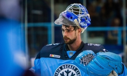 Голкипер «Сибири» вышел на замену в матче с «Барысом» впервые с 13 ноября