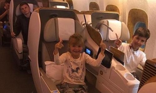 Андрей Аршавин с женой и детьми отправился на Мальдивы