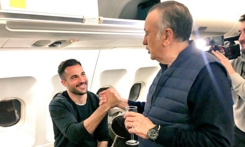 Как «Вильярреал» после победы над «Астаной» шампанское в самолете пил