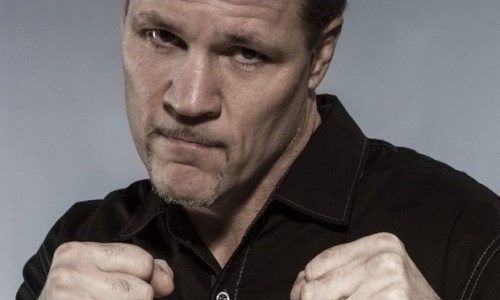 Экс-спарринг партнер Роя Джонса оценил шансы Альвареса в реванше с Головкиным