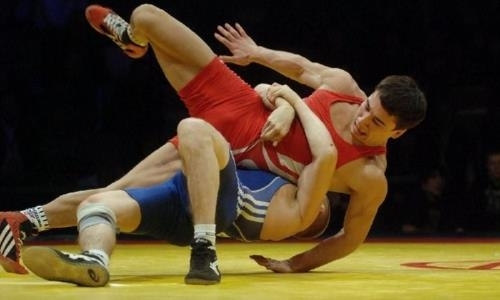 Борцы из 12 стран прибыли на турнир в Тараз 