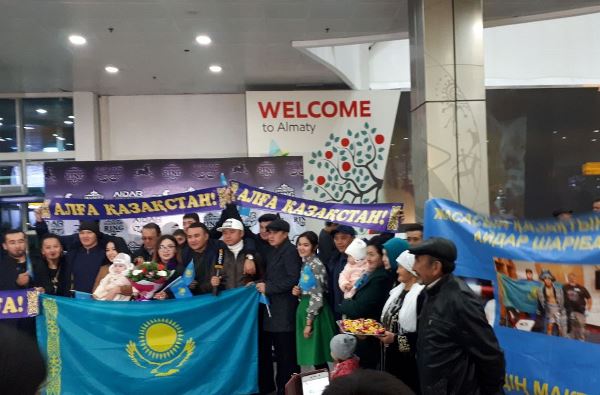 Шарибаев вернулся в Казахстан после победы нокаутом в США