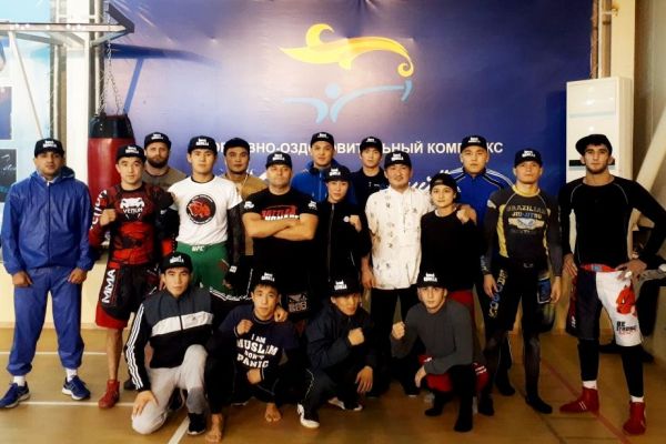 Казахстанская учительница начальных классов едет на чемпионат мира по ММА