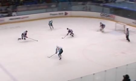 Видеообзор матча ВХЛ «Южный Урал» — «Торпедо» 0:1