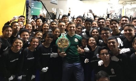 Фото с визита Головкина на стадион «Ацтека» в Мексике