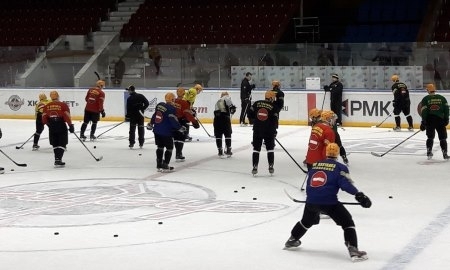 Фото с тренировки «Сарыарки» в Челябинске