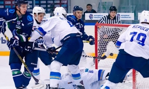 Фоторепортаж с матча МХЛ «Мамонты Югры» — «Снежные Барсы» 3:0