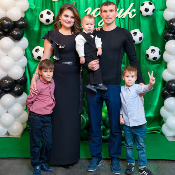 Динара Евстигнеева: «Болею только за команду мужа, поэтому как таковых личных фаворитов в КПЛ у меня нет»