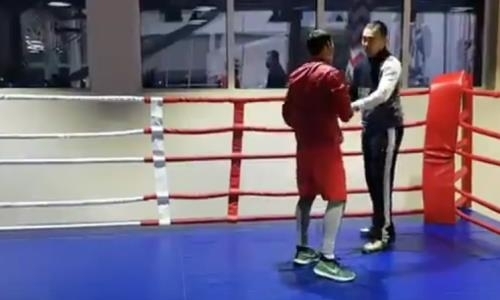 Шуменов тренирует Каната Ислама в Шымкенте