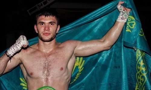 «Его соперник с трудом выжил». Американский комментатор — о победе Ахмедова