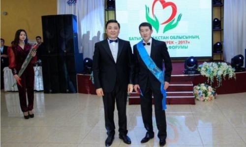 Покоривший все 14 восьмитысячников мира альпинист стал почетным гражданином ЗКО