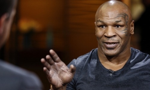 Бейсболка Шумахера и перчатки с автографом Тайсона проданы на аукционе в Астане