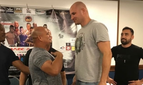 Иван Дычко прошел взвешивание перед боем