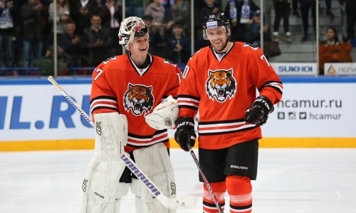 «Амур» обыграл «Торпедо» и догнал «Барыс» в турнирной таблице КХЛ