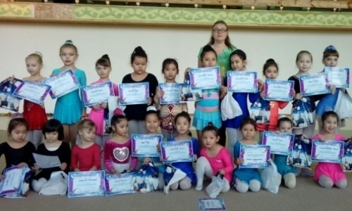 Маленькие гимнастки удивили своей грацией на показательных выступлениях в Кокшетау