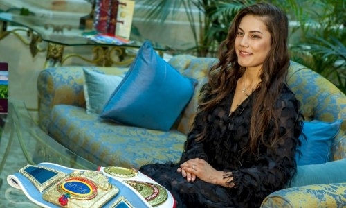 Какими титулами владеет Фируза Шарипова