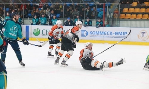 Фоторепортаж с матча ВХЛ «Торпедо» — «Горняк» 2:0