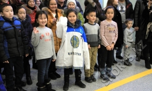 Фоторепортаж с прибытия молодежной сборной Казахстана в Астану