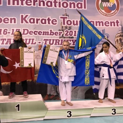 Актауская каратистка привезла две медали с международного турнира в Стамбуле