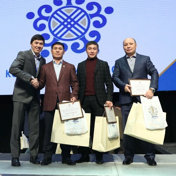 «Лучший боксер 2017 года». Как Кайрат Ералиев покоряет новые вершины