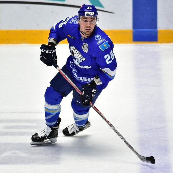 Константин Савенков: «Вызвали в „Барыс“ буквально из аэропорта, уже посадку на рейс объявили»