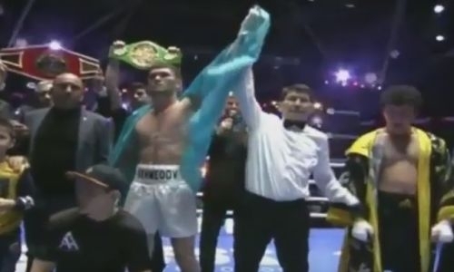 Видео боя, в котором Али Ахмедов заставил соперника сдаться